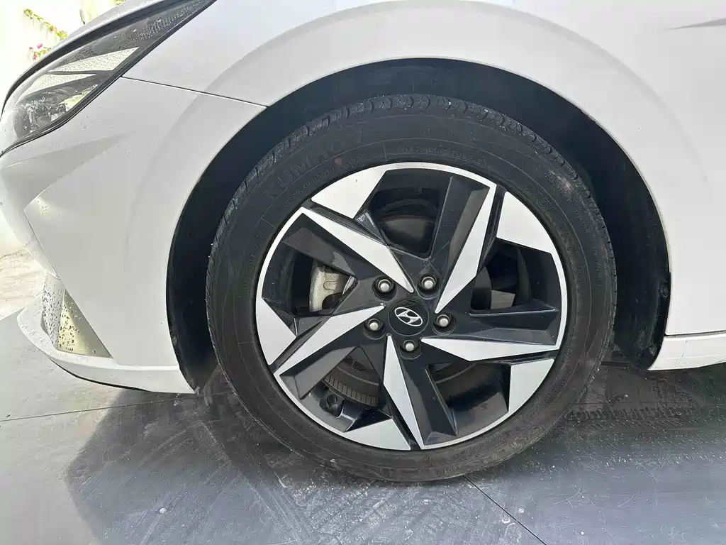 Hyundai Elantra — миниатюра 31