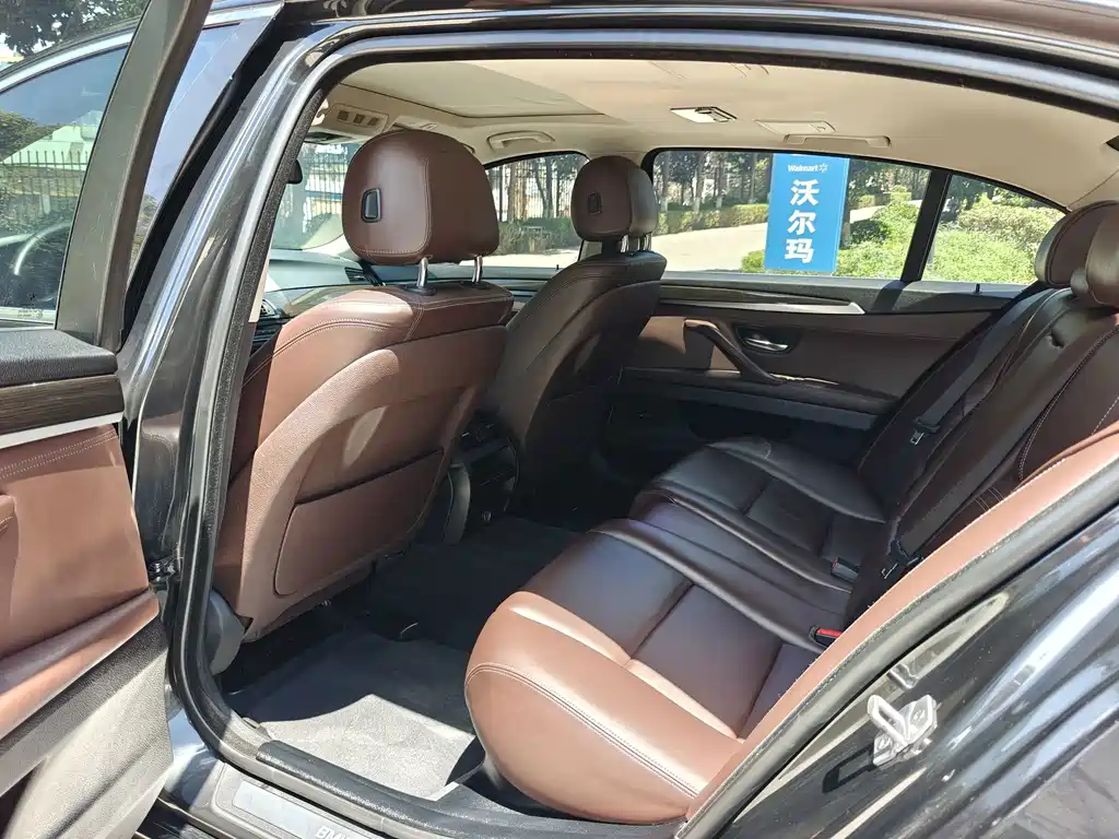 BMW 5 Series — миниатюра 8