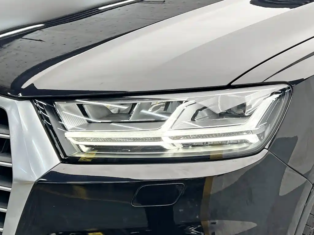 Audi Q7 — миниатюра 9
