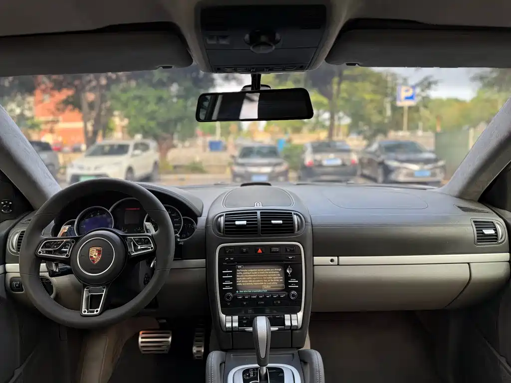 Porsche Cayenne — миниатюра 19