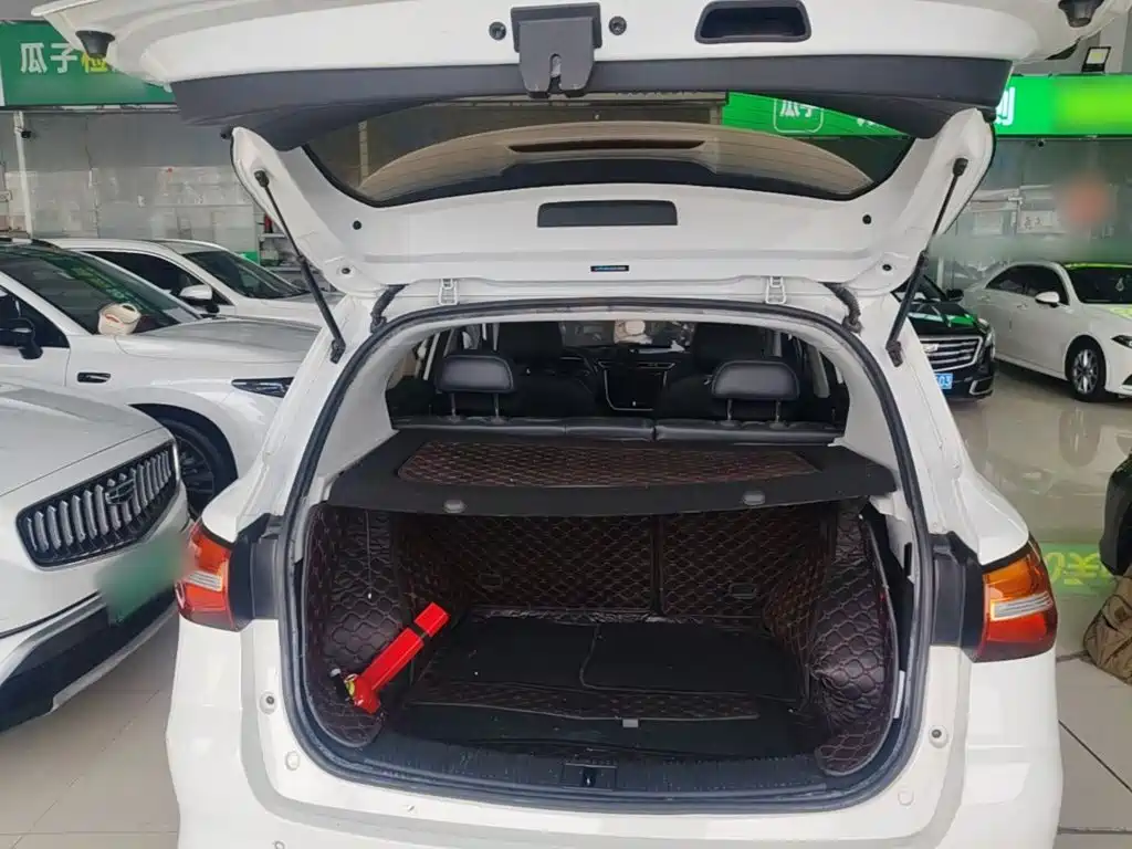 Roewe RX3 — миниатюра 19