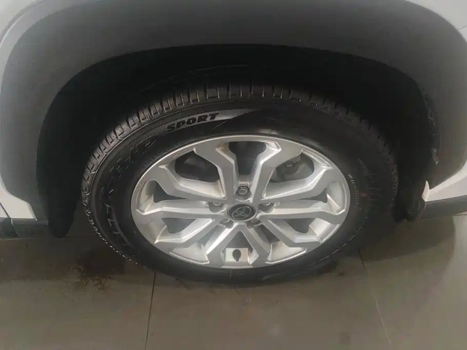 Toyota Frontlander — миниатюра 6