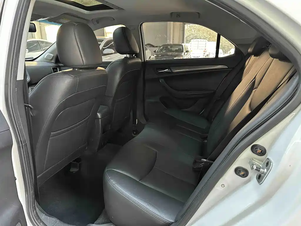 Roewe 360 — миниатюра 14