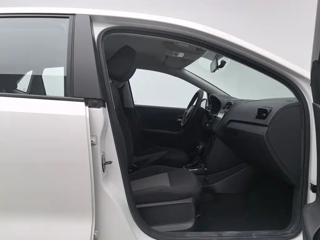 Volkswagen Polo — миниатюра 23