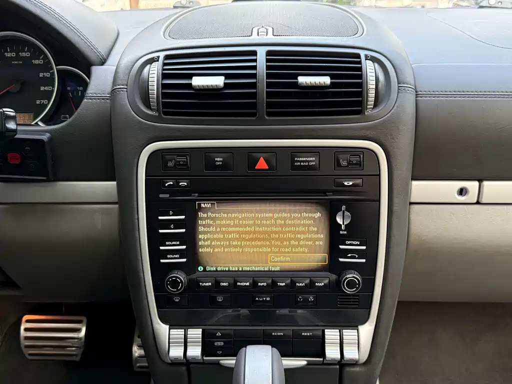 Porsche Cayenne — миниатюра 24