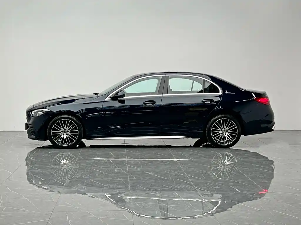 Mercedes-Benz C-Class — миниатюра 3