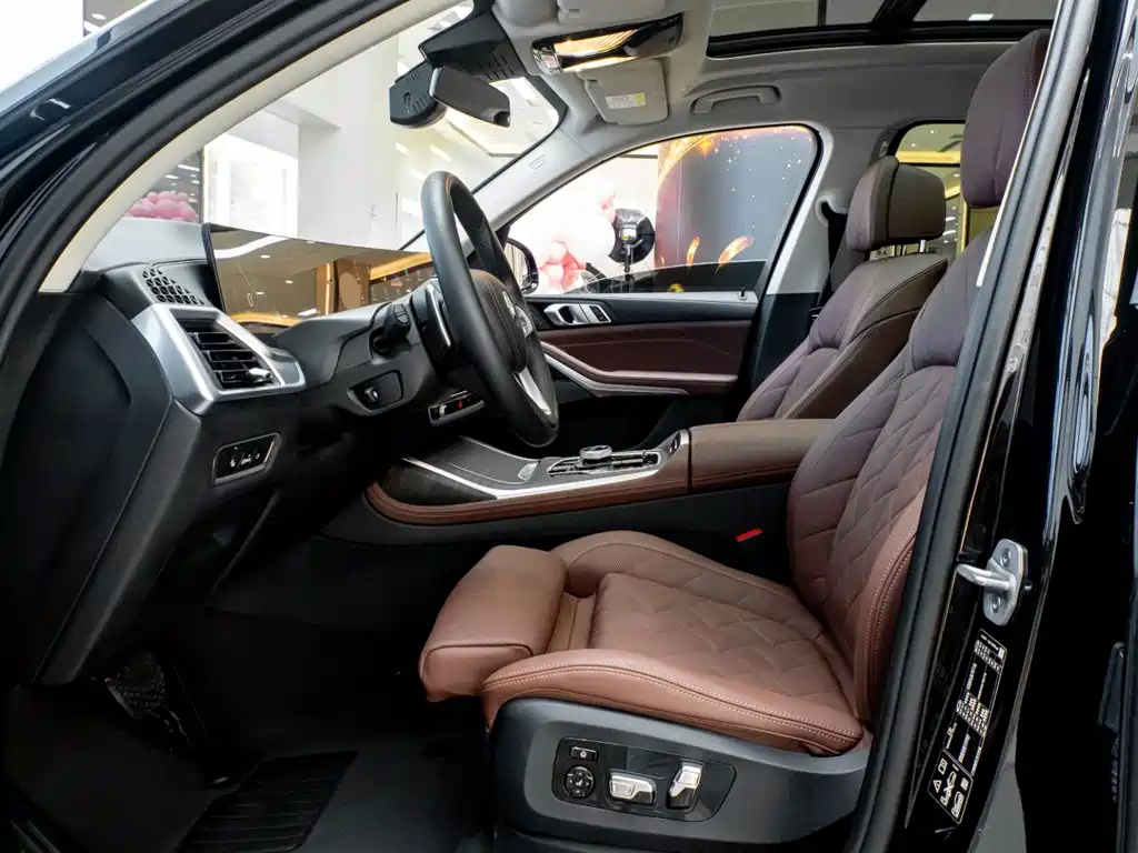 BMW X7 — миниатюра 27