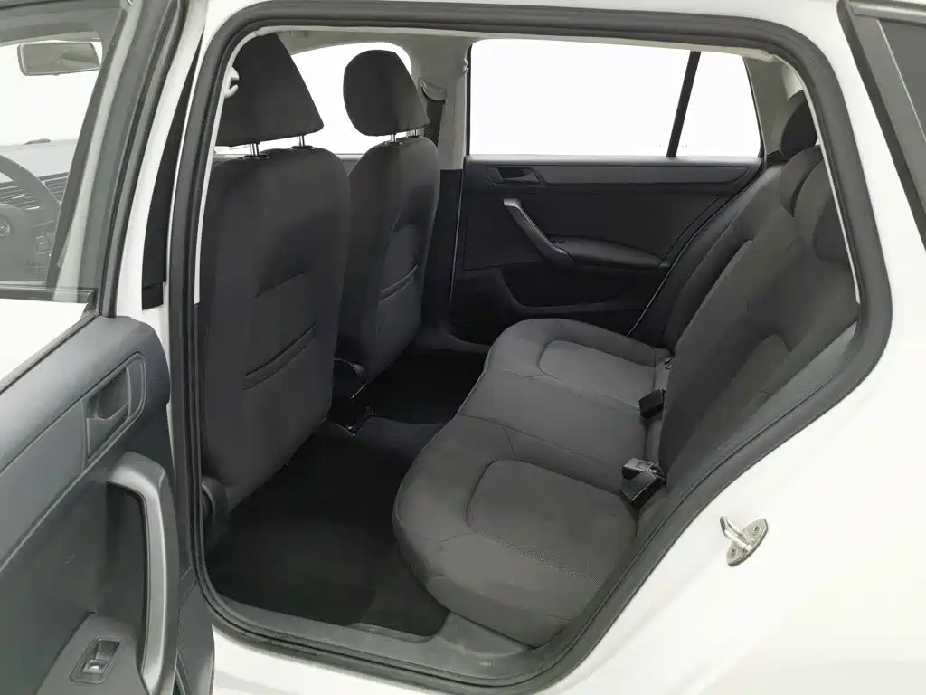 Skoda Rapid Spaceback — миниатюра 15