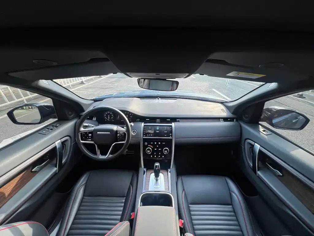 Land Rover Discovery Sport 2023 — фото 6