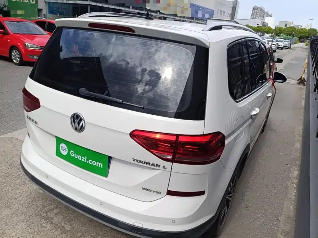 Volkswagen Touran — миниатюра 7