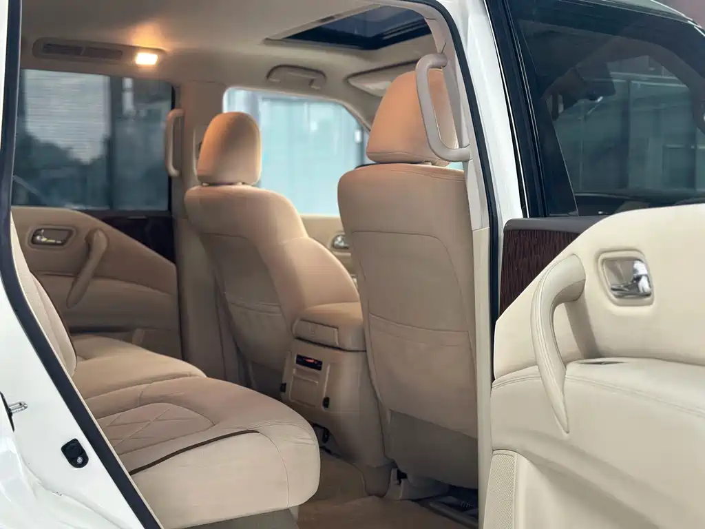 Nissan Patrol — миниатюра 5