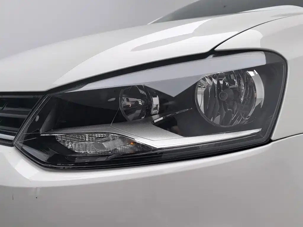 Volkswagen Polo — миниатюра 7