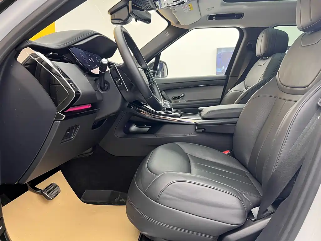 Land Rover Range Rover Sport 2024 400PS Dynamic SE
