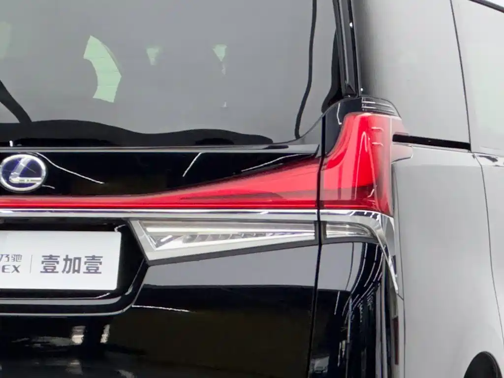 Lexus LM — миниатюра 6