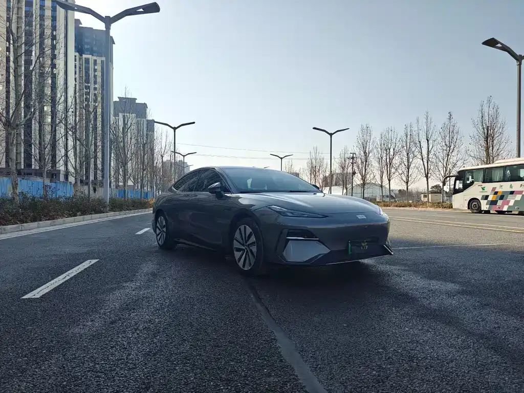 GEELY GALAXY GALAXY E8