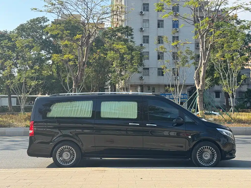 Mercedes-Benz Vito 2020 2.0T 7 мест