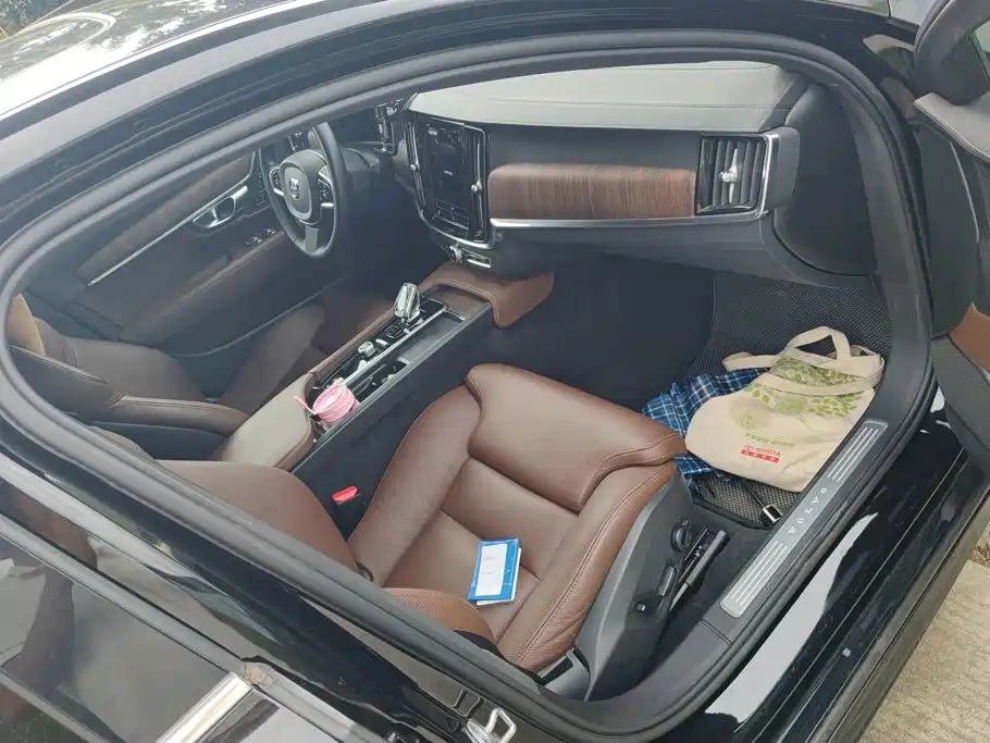 Volvo S90 — миниатюра 8