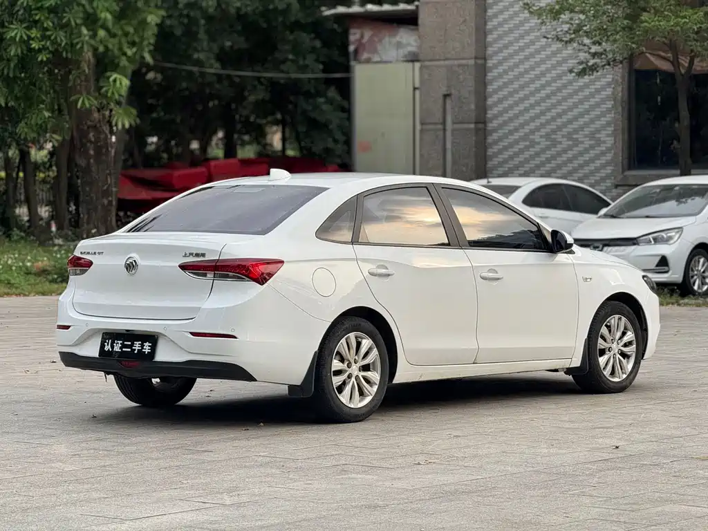 Buick Excelle — миниатюра 8