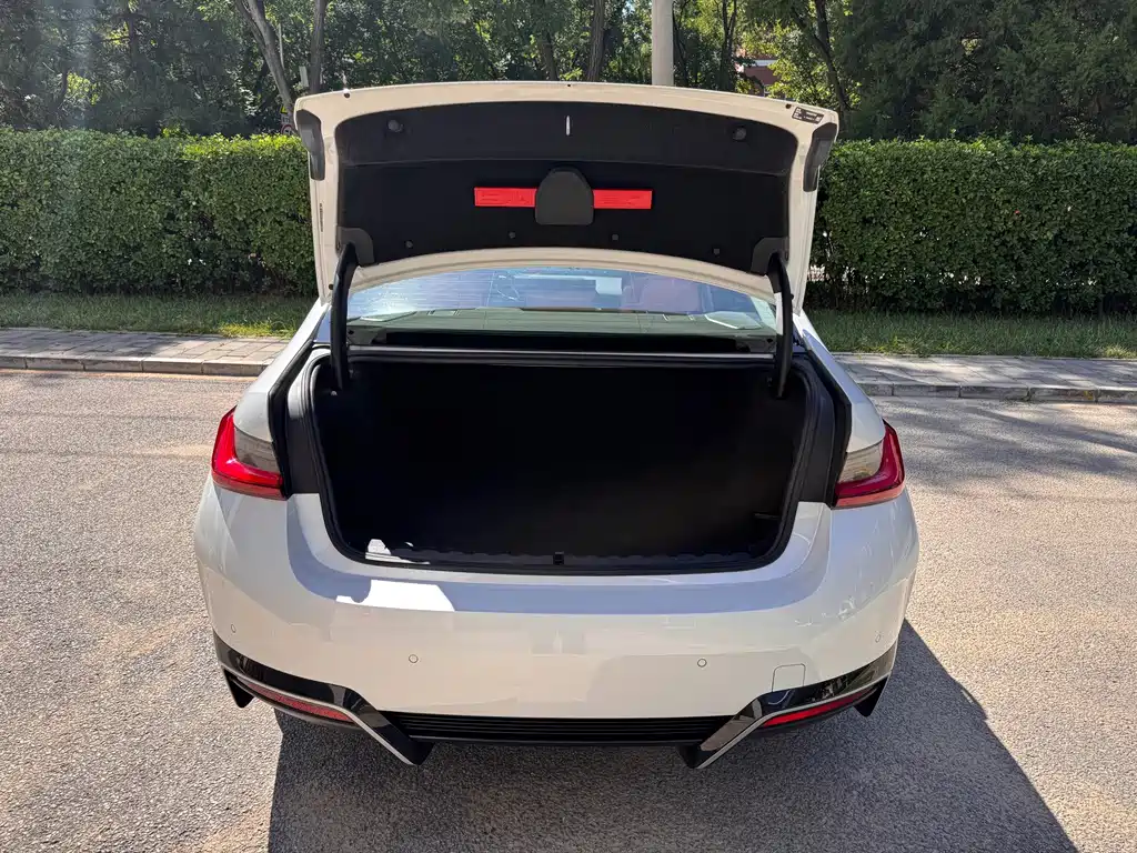 BMW i3 — миниатюра 5