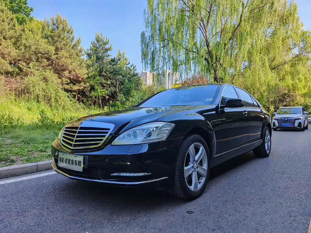 Mercedes-Benz S-Class 2009