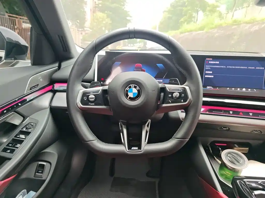 BMW 5 Series — миниатюра 3