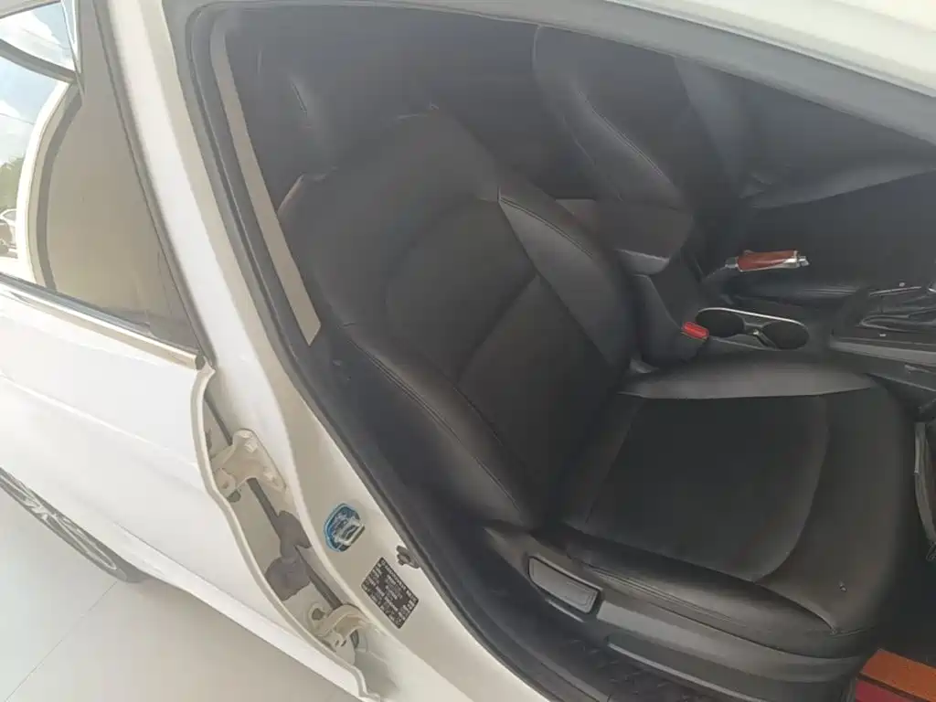 Hyundai Elantra — миниатюра 25