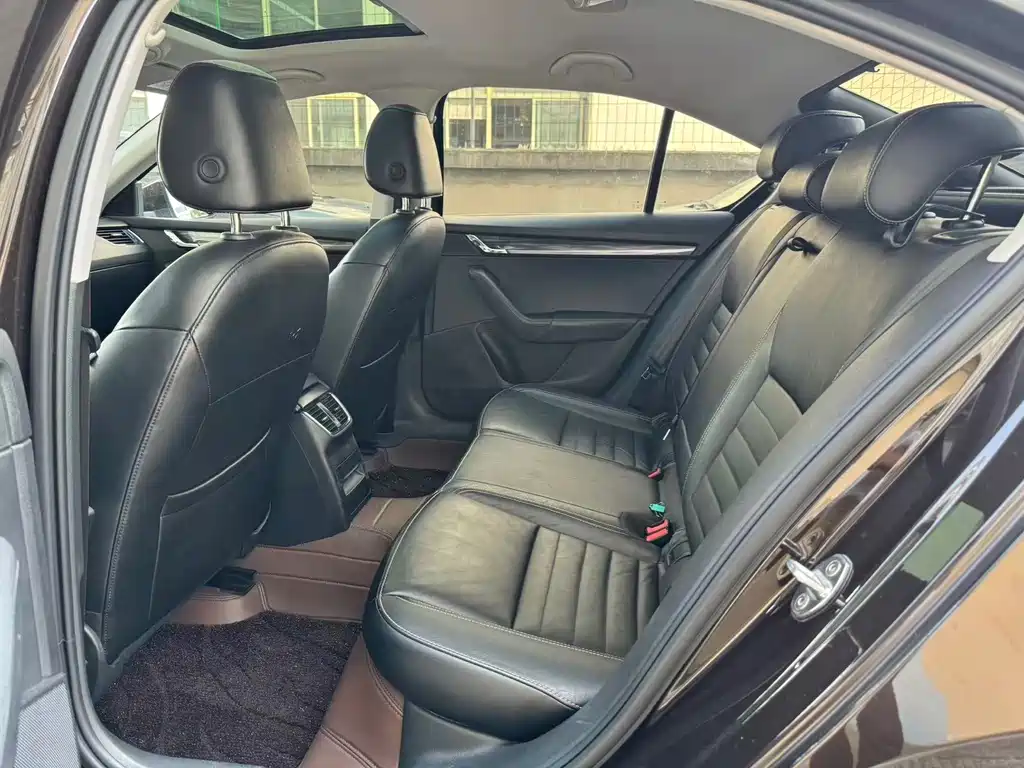 Skoda Octavia — миниатюра 4