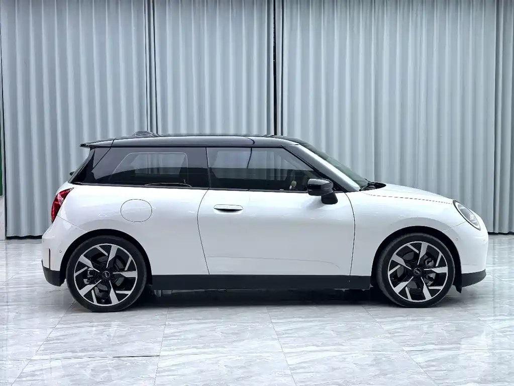 MINI MINI COOPER EV — миниатюра 4
