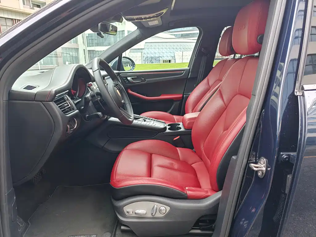 Porsche Macan — миниатюра 8