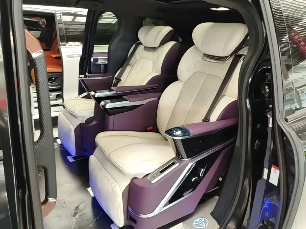 Toyota Granvia — миниатюра 13