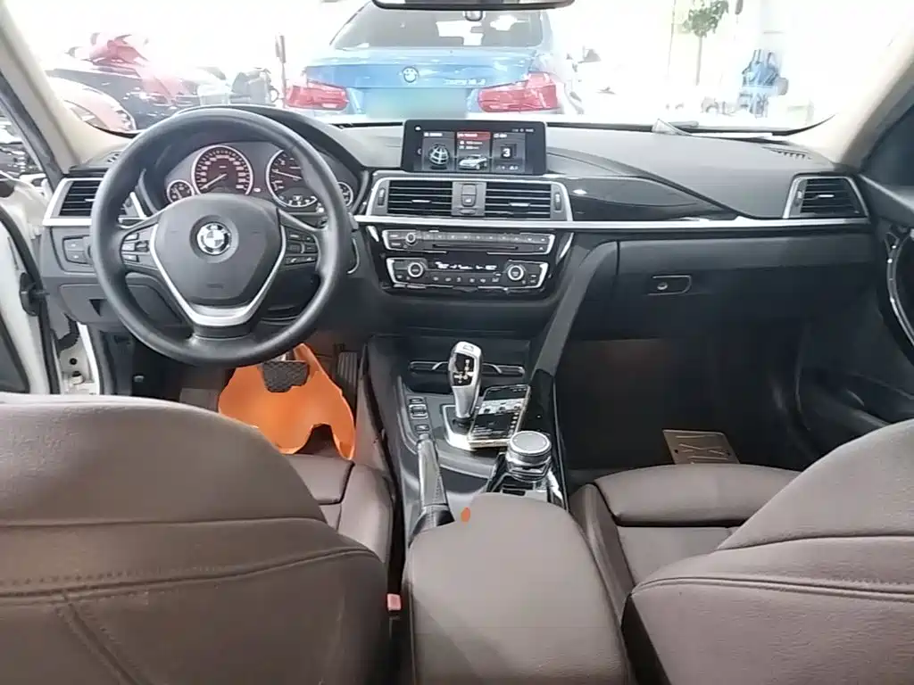 BMW 3 Series — миниатюра 10
