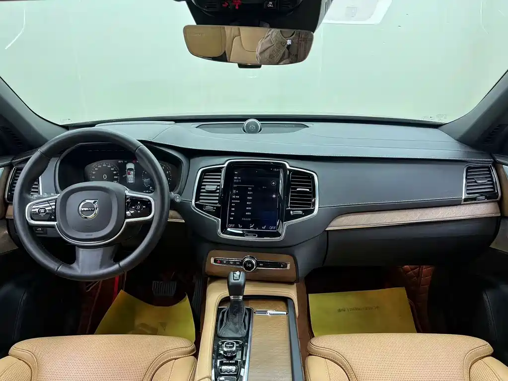 Volvo XC90 — миниатюра 23