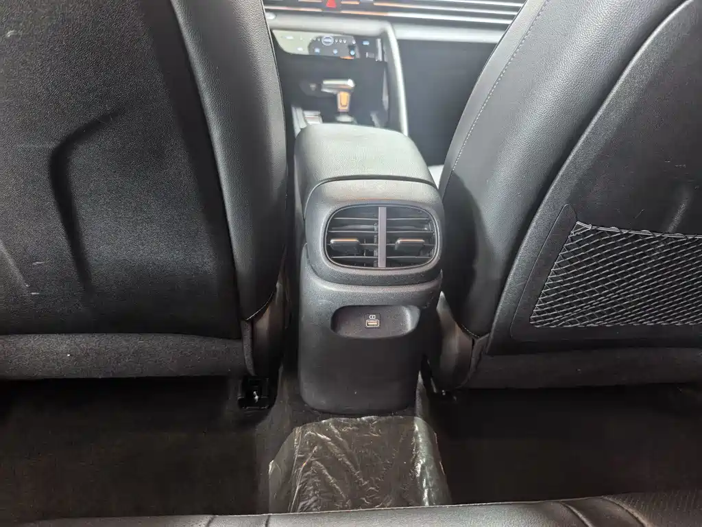 Hyundai Elantra — миниатюра 18