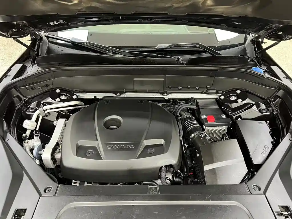 Volvo XC90 — миниатюра 36