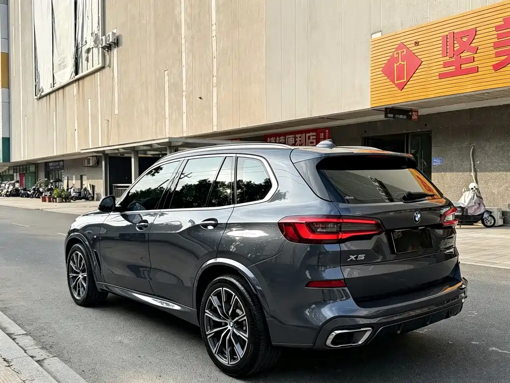 BMW X5 (Import) — миниатюра 7