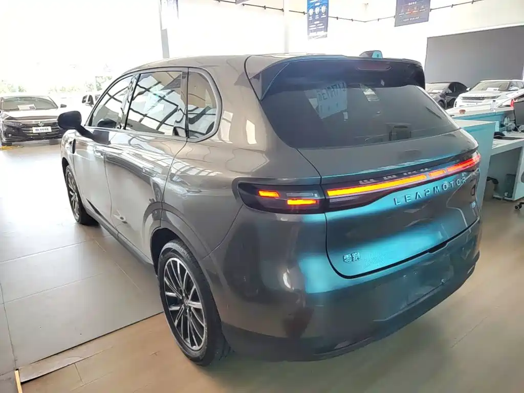 Leapmotor Leapmotor B10 — миниатюра 5