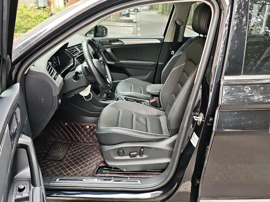 Volkswagen Tiguan L PHEV — миниатюра 9