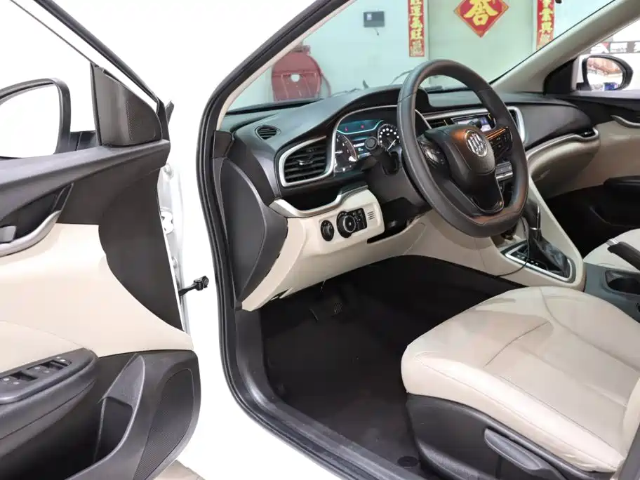 Buick Excelle — миниатюра 9
