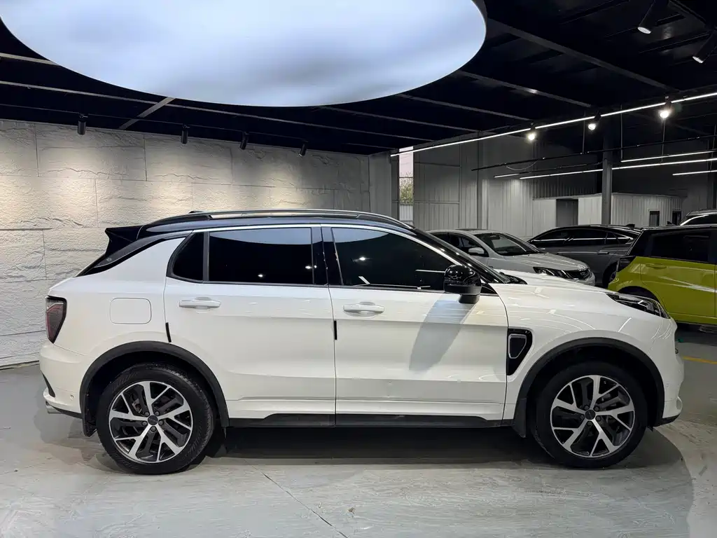 Lynk & Co 01 EM-P — миниатюра 4