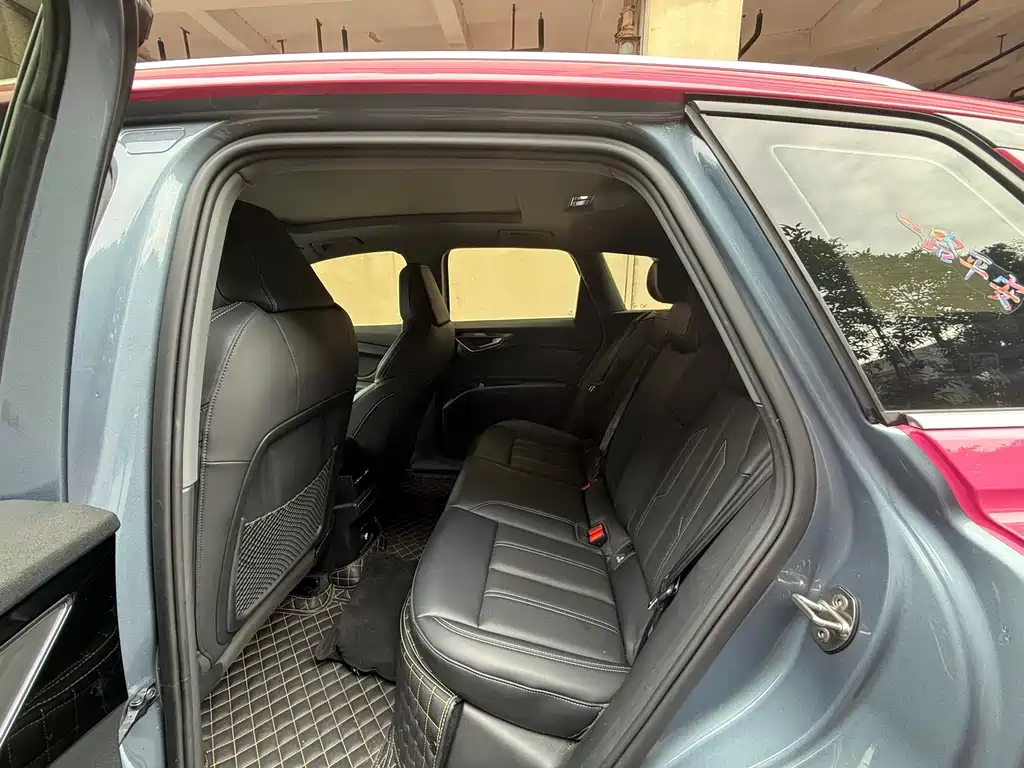 Audi Q4 e-tron — миниатюра 6
