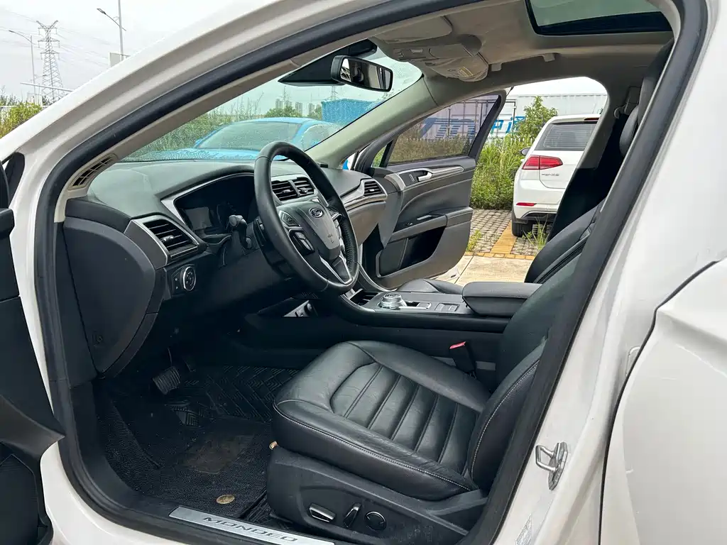 Ford Mondeo — миниатюра 8