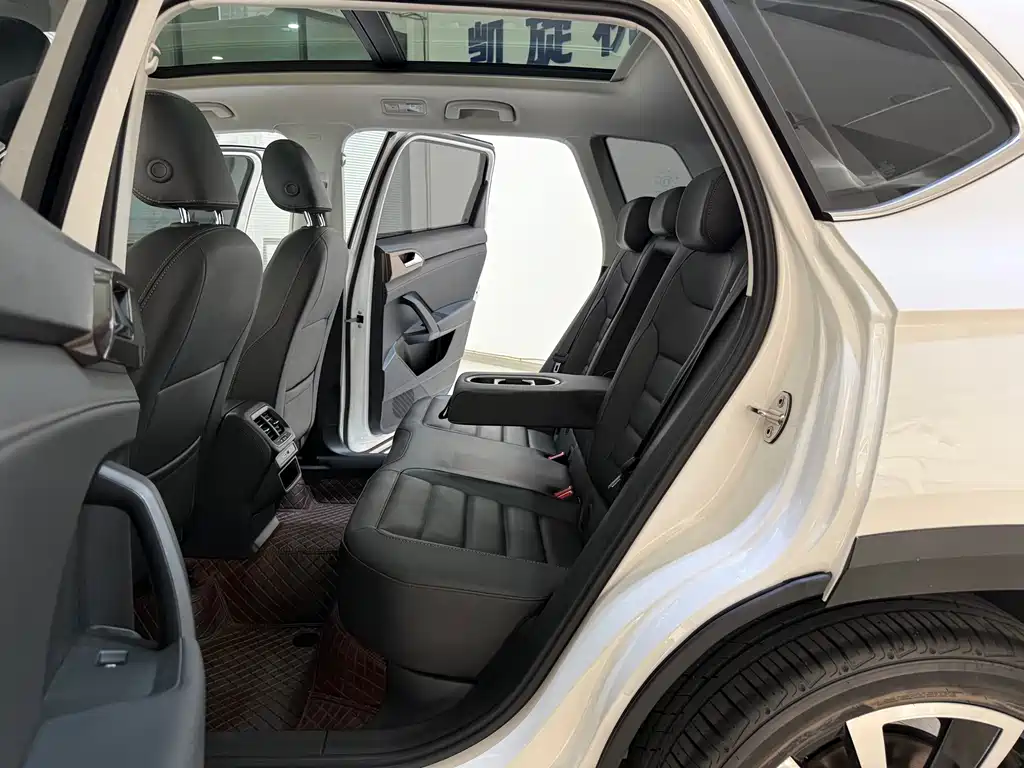 Volkswagen Tharu — миниатюра 10