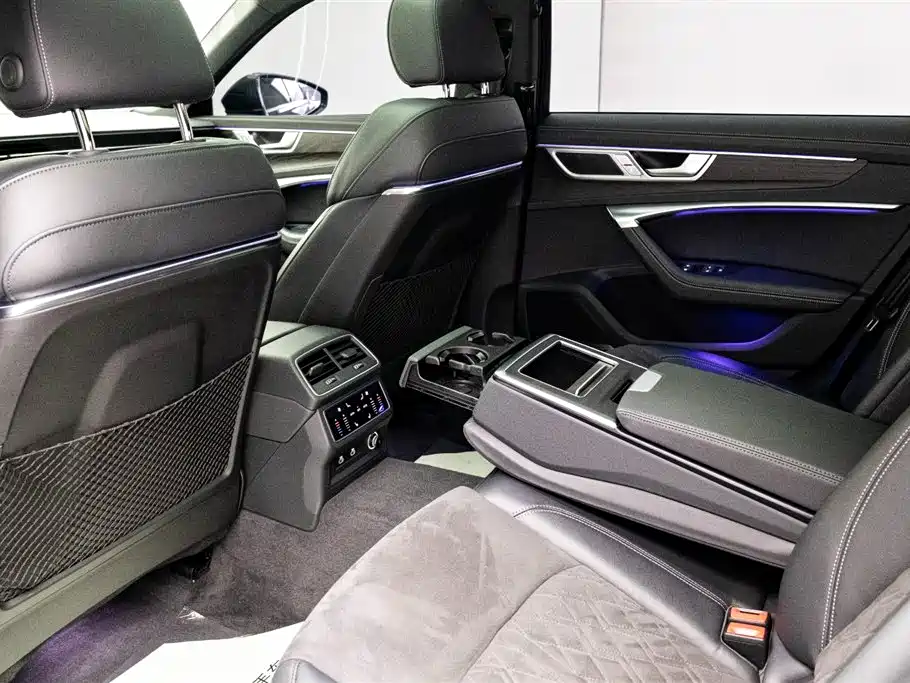 Audi A6L 2023 55 TFSI quattro Premium