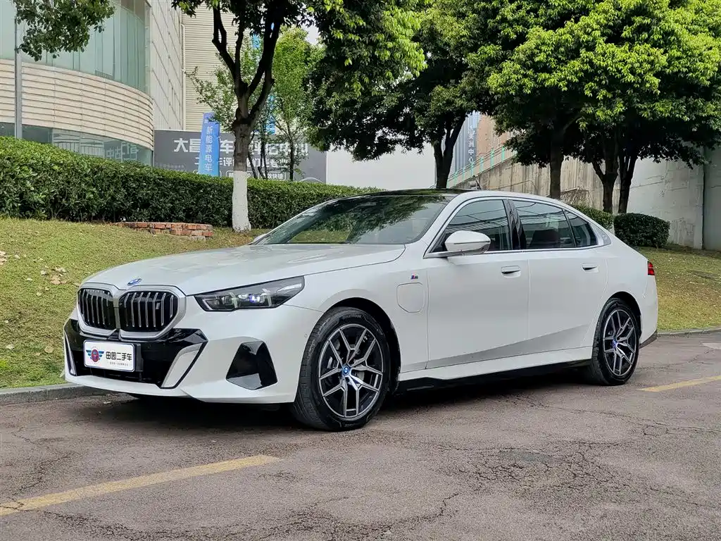 BMW i5 2025