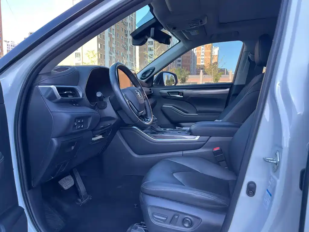 Toyota Highlander — миниатюра 4