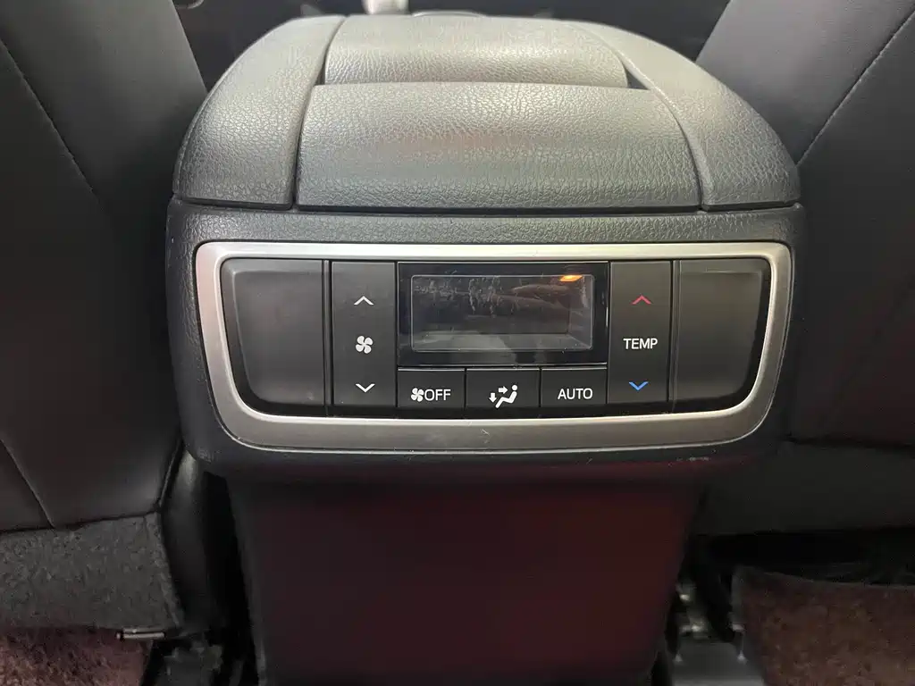 Toyota Highlander — миниатюра 14
