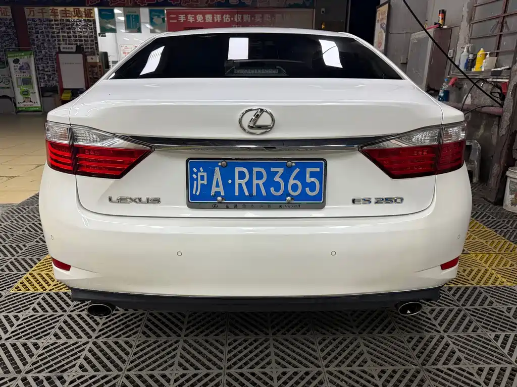 Lexus ES — миниатюра 5