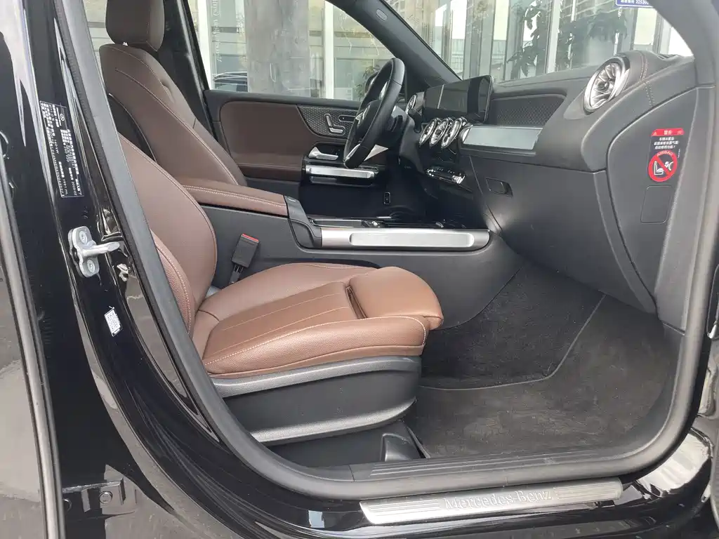 Mercedes-Benz GLB — миниатюра 4