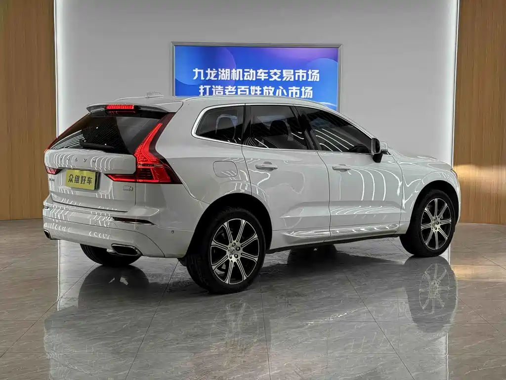 Volvo XC60 PHEV — миниатюра 6