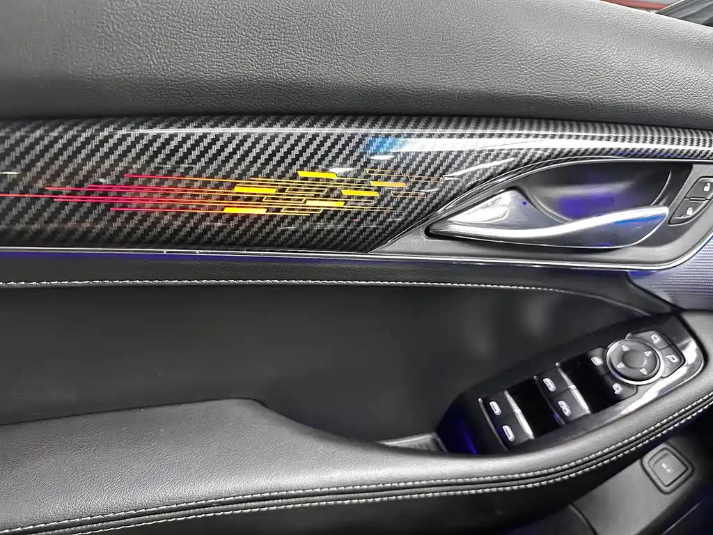 Cadillac CT5 — миниатюра 8